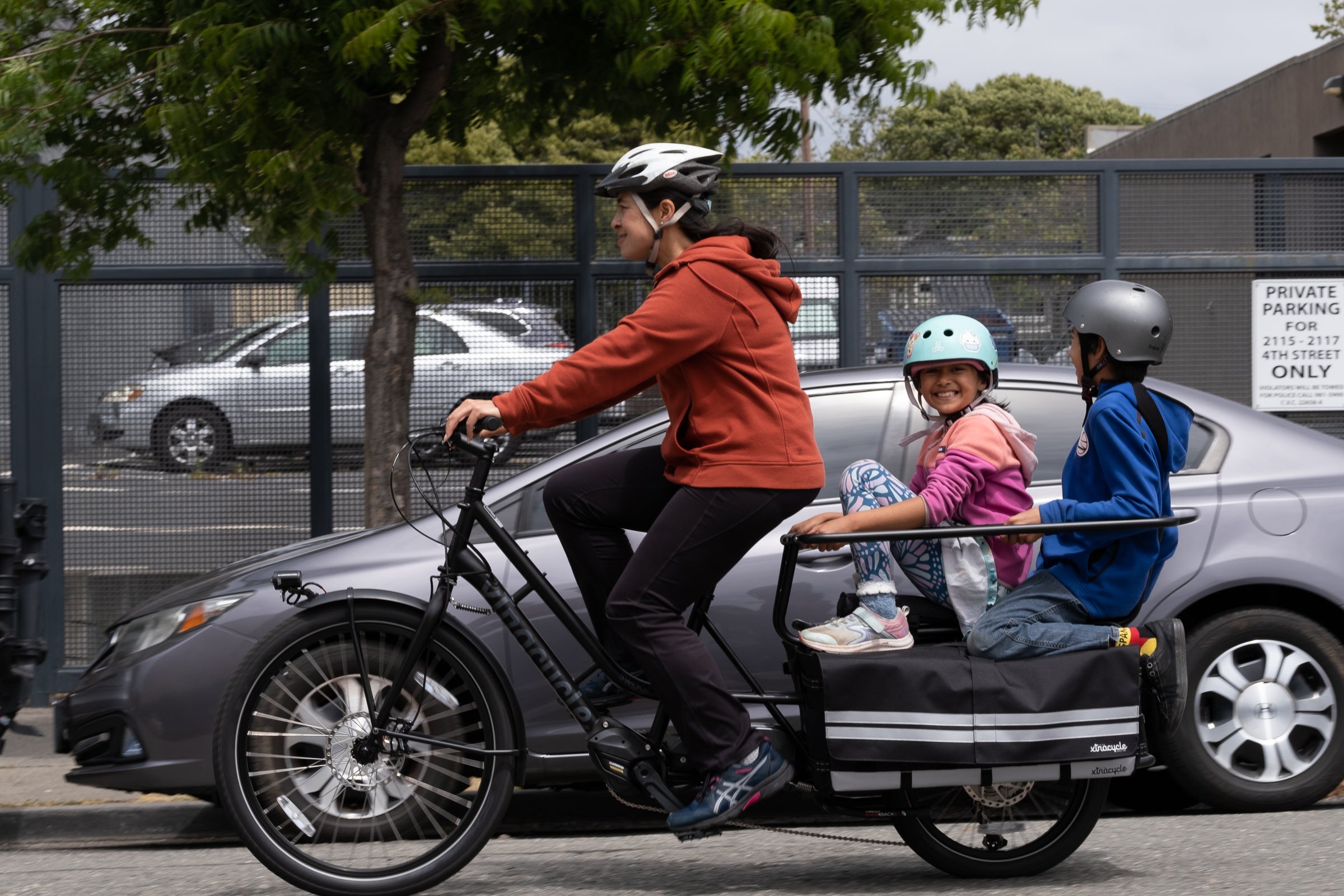 Child deals cargo bike